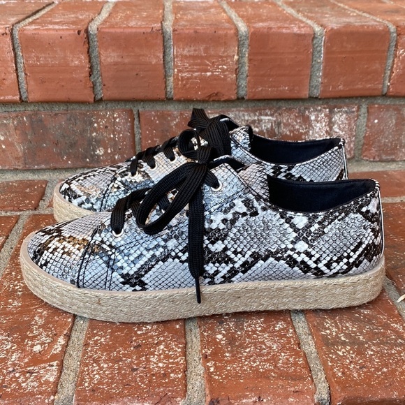 Olivia Miller Step On It Women's Platform Espadrille Sneakers Size 9 - Picture 3 of 7